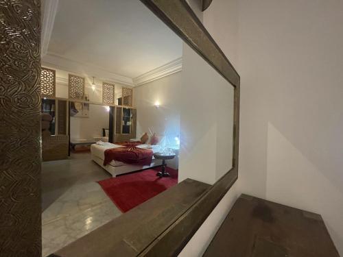 Riad Samarine - Tap to explore photos