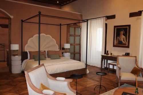 Hotel Ibarra 14 - Tap to explore photos