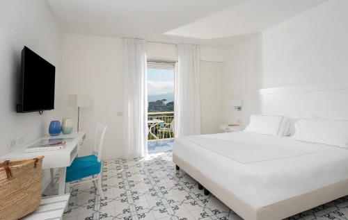 Grand Hotel Vesuvio - image 12
