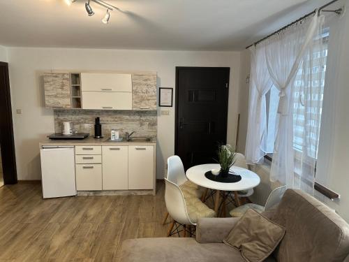2 twin beds, 2 sofa beds