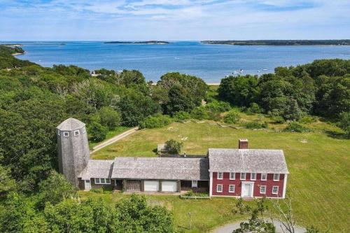 Lookout at Pleasant Bay with a private beach