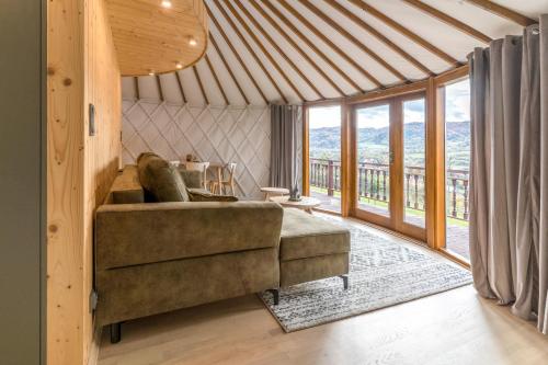 GÓRSKI GLAMPING - Całoroczne jurty z widokiem