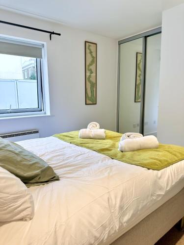 Kings Cross City Apartment  - image 12