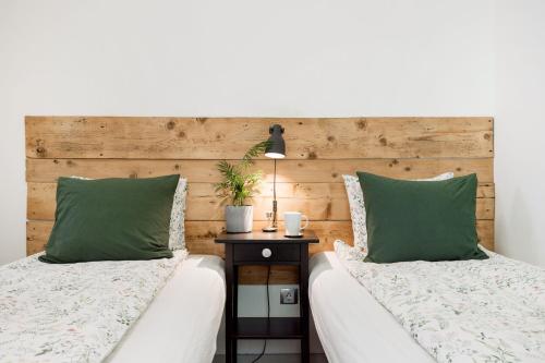 Charming and unique apartment with balcony by the Great Synagogue - image 5