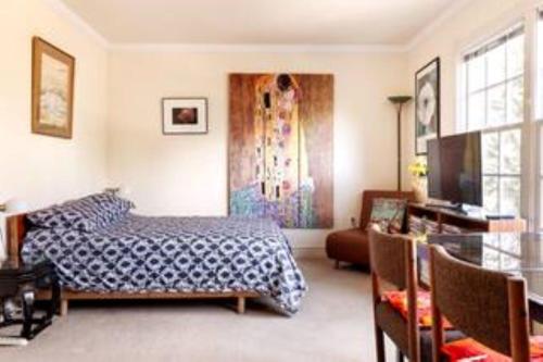Free Parking on a Private St., Minutes to Georgetown, MedStar Hospital, Georgetown University and more in Washington, USA
