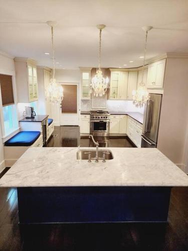 keuken, Charming and comfortable! in Medford