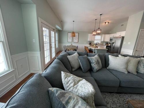 Fabulous 4BR only 1.5 blocks to the beach! in Wildwood, USA
