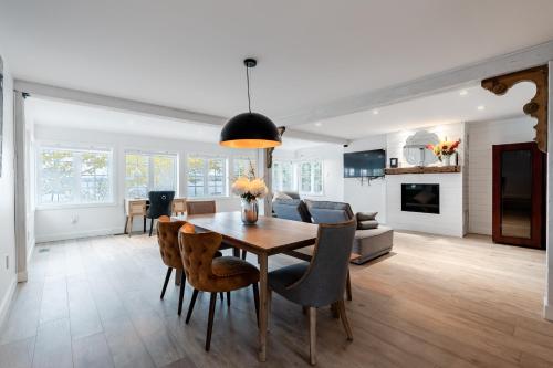lacbrome Chalet lake+Terrasse+BBQ+Hot-tub in Foster (QC)