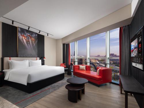 505644532 Radisson RED Hotel Zhuhai Gongbei Port