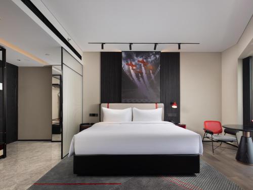 505644534 Radisson RED Hotel Zhuhai Gongbei Port