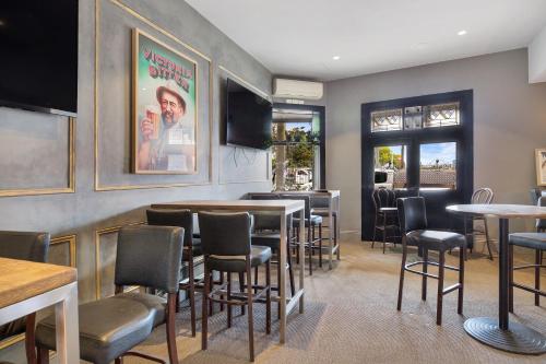 Restaurant, Native Rose Hotel in Balmain