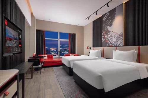505644810 Radisson RED Hotel Zhuhai Gongbei Port