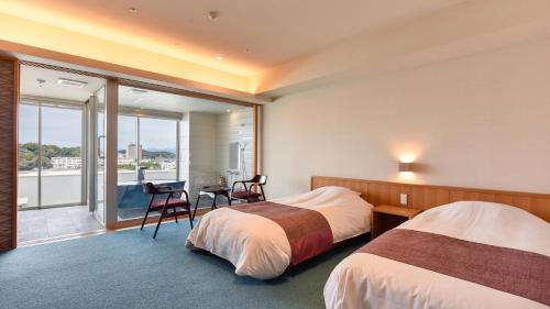 Deluxe Twin Room with Sea View