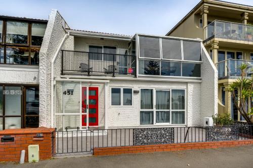 Marine Parade Beachfront - Napier Holiday Unit