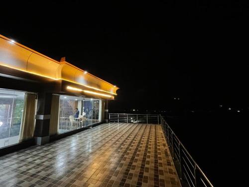 Dhruva Service Apartment near Innovative Film City