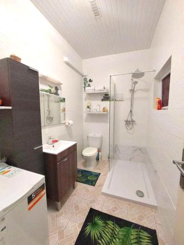 Appartement La Source -Calme avec belle vue mer in Les Trois Ilets