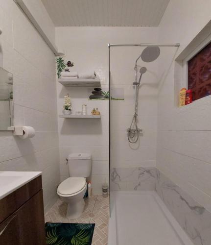 Appartement La Source -Calme avec belle vue mer in Les Trois Ilets