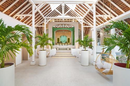 505663336 LUX* Belle Mare Resort & Villas