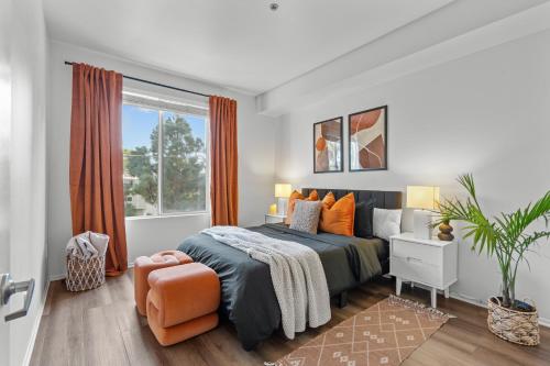 Luxury 2BDR with Parking & Pool - Marina del Rey 3