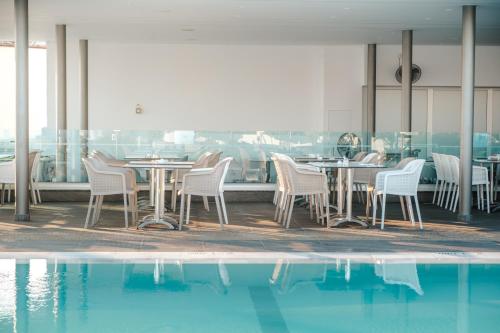 Kapetanios Bay Hotel - image 3