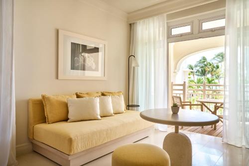 505667768 LUX* Belle Mare Resort & Villas