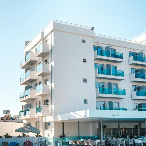 Kapetanios Bay Hotel - image 6