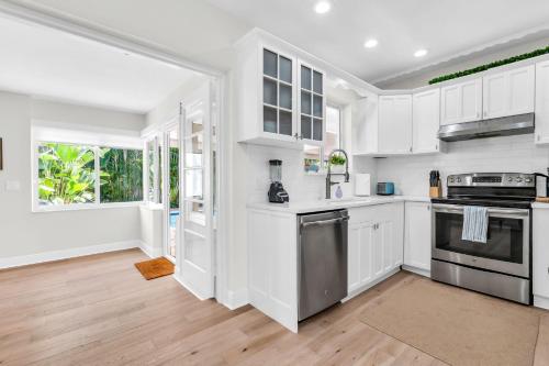 Family Fun Beach Villa Near the Intercoastal! in West Palm Beach, USA