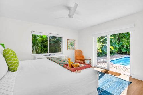 Family Fun Beach Villa Near the Intercoastal! thumb 2