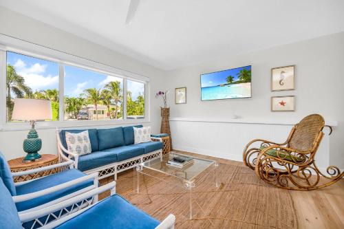 Family Fun Beach Villa Near the Intercoastal! thumb 4