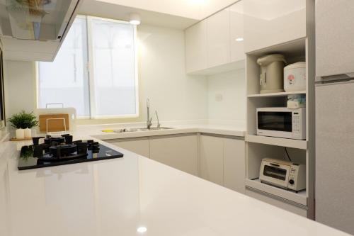 2B1bLDK Zhongxiao Dunhua, Ultra Center City • 2房1衛 客廳廚房 忠孝敦化 黃金地段市中心