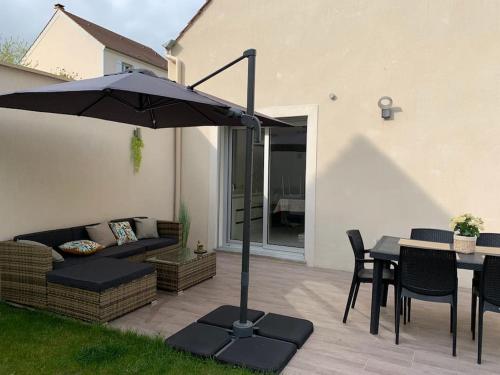 Балкон/тераса, L'Etoile MC / Maison à 30min de Paris (L'Etoile MC / Maison a 30min de Paris) in Cormeilles-en-Parisis