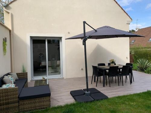 Балкон/тераса, L'Etoile MC / Maison à 30min de Paris (L'Etoile MC / Maison a 30min de Paris) in Cormeilles-en-Parisis