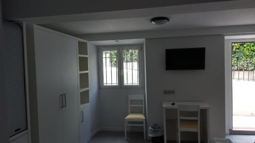 Quadruple Room with private bathroom - Partial Basement