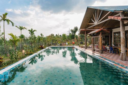 LEEHA HOME Venue Travel