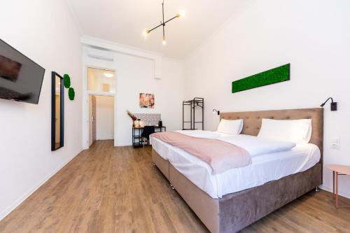 Adagio Downtown Rooms Room Type - Deluxe Double Room
