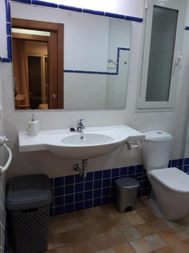 One-Bedroom Apartment image 3