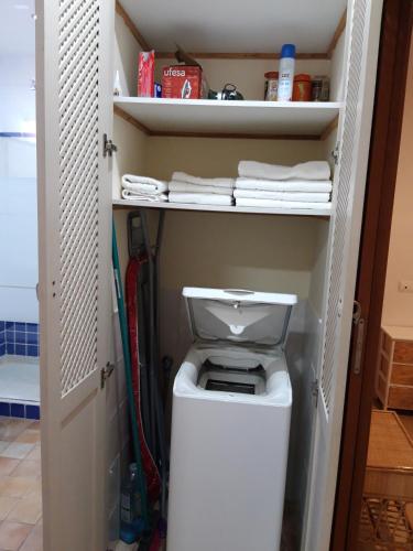 One-Bedroom Apartment image 1