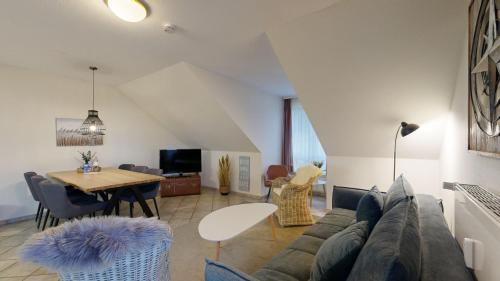 Two-Bedroom Apartment with Balcony - 18