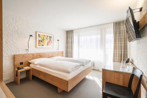 Hauser Hotel St. Moritz - image 2