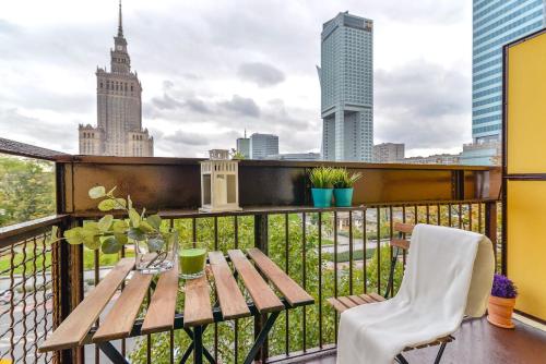 Cozy Apartment with Balcony - Palace of Culture by Rent Like Home, Varšava