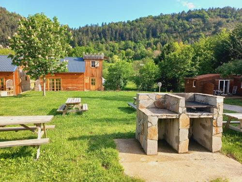 Les Chalets du Lac Belcaire