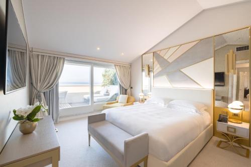 1 double bed, 1 sofa bed