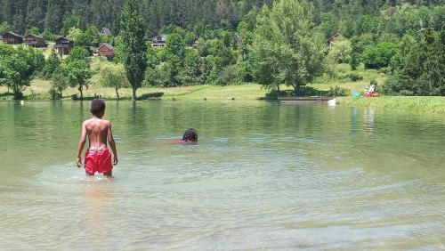 Les Chalets du Lac Belcaire