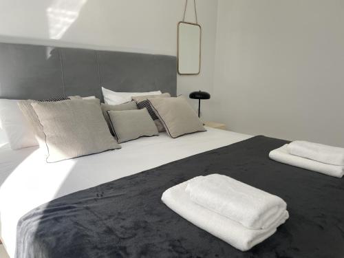 Luxury Sea View Apartment by United Renters - image 3