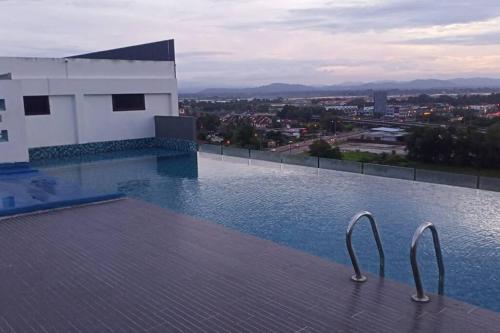 Swimming pool, MyStudio Imperio Home , Alor Setar with sky infinity pool in Alor Setar