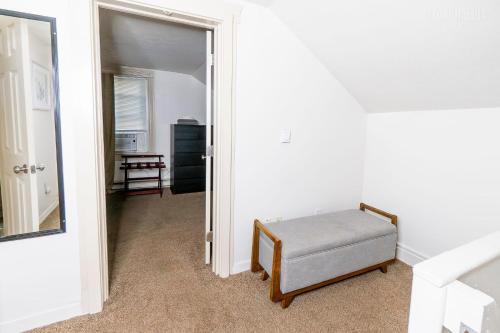 1 BR - Parking - Amazing View Nearby! in Pittsburgh, USA