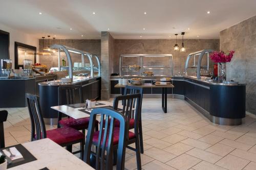 Plaza Regency Hotels - image 5