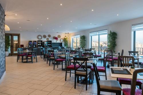 Plaza Regency Hotels - image 3