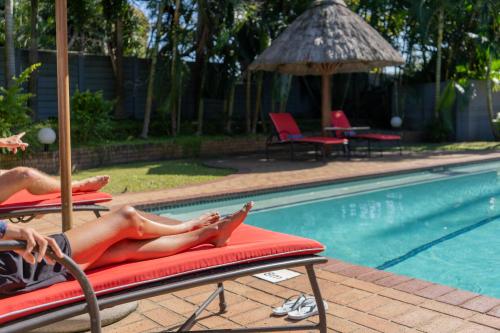 สระว่ายน้ำ, อินดาบา ลอดจ์ ริชาร์ดส เบย์ (Indaba Lodge Richards Bay) in อ่าวริชาร์ดส