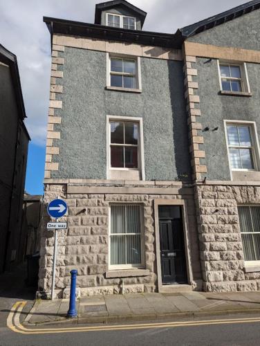 4 bedroom house, central Ulverston